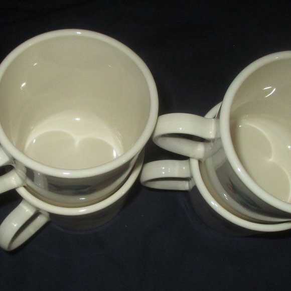 Set of 4 Vintage Corelle Corning Ware Fruit Abundance Coffee / Tea Cups / Mugs - Picture 3 of 4